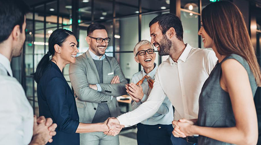 Reconocimiento a empleados: 10 formas de reconocer el trabajo de tu equipo